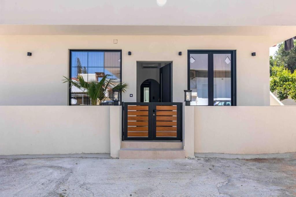 Nikole Cottage House By The Sea Kokkini Hani Экстерьер фото